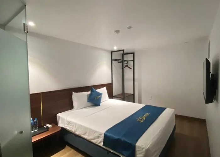Elysinam Boutique Hạ Long