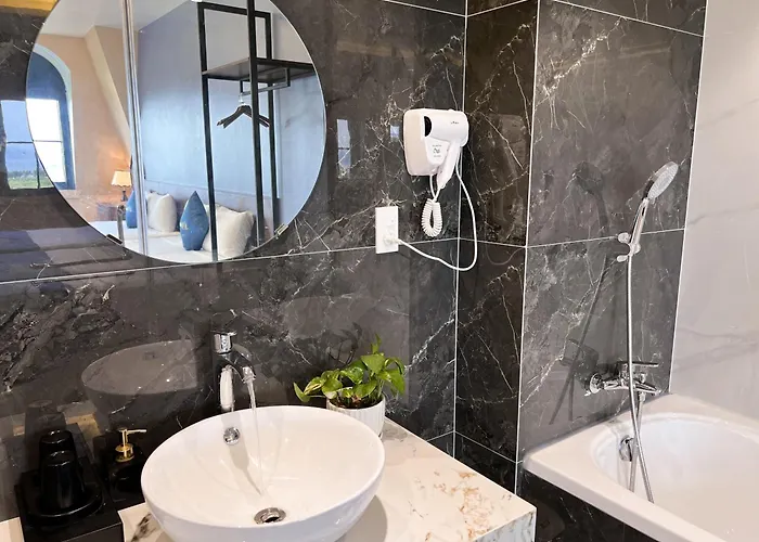 Elysinam Boutique 3* Hạ Long