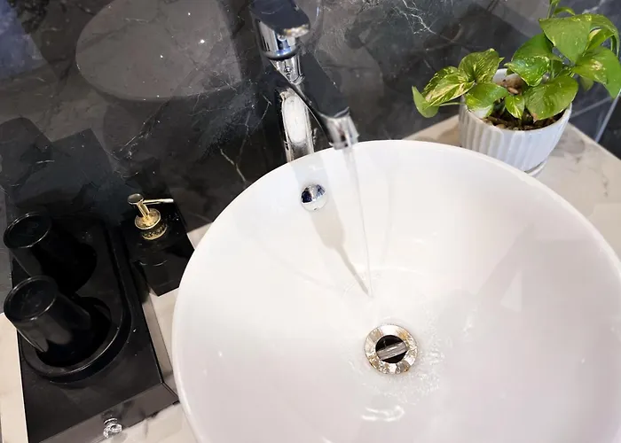 Elysinam Boutique Hotel Hạ Long