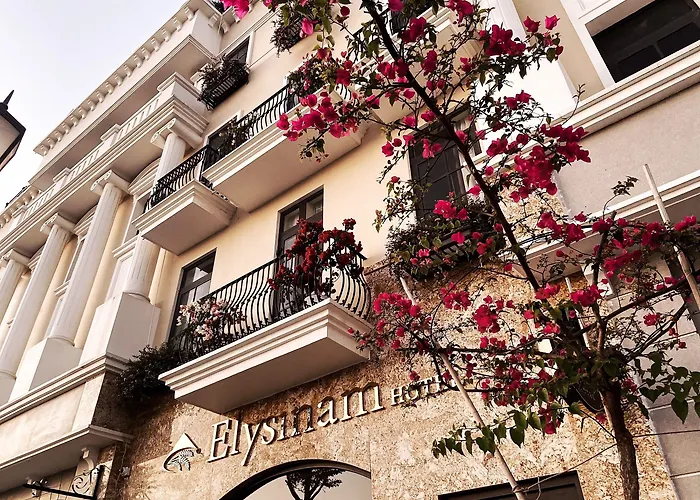 Khách sạn Elysinam Boutique Hạ Long